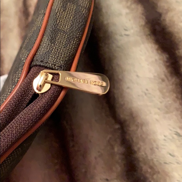 Michael Kors Tennis Racker Cover Bag - Picture 5 of 7